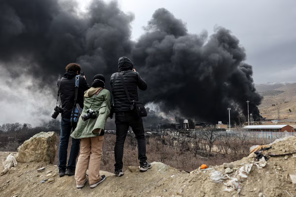 Burning Iranian oil reserve